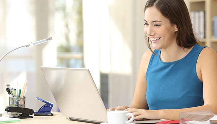 entrepreneur working online